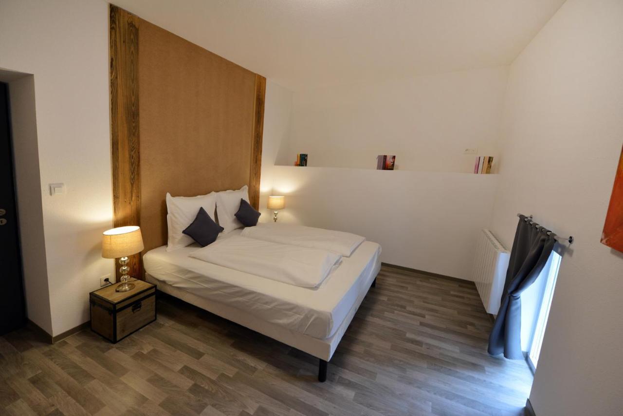 Gites Au Chateau Fleuri Eguisheim Zimmer foto